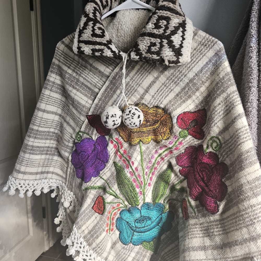 Floral Embroidered Poncho with Patterned Collar - Picture 3 of 8